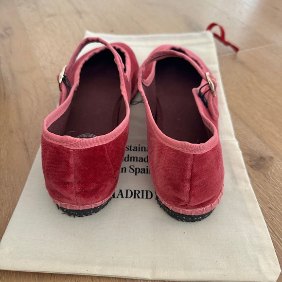 Flabelus Raspberry Velvet Flats - Picture 6 of 8